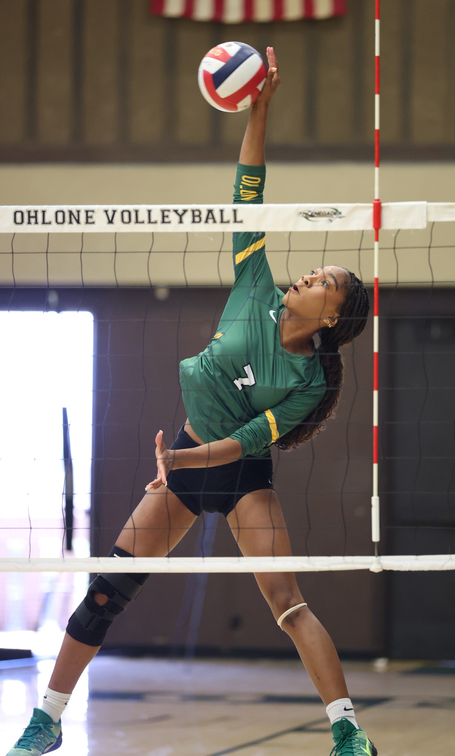 Ohlone Renegades Sweep Las Positas Hawks in Dominant Volleyball Victory